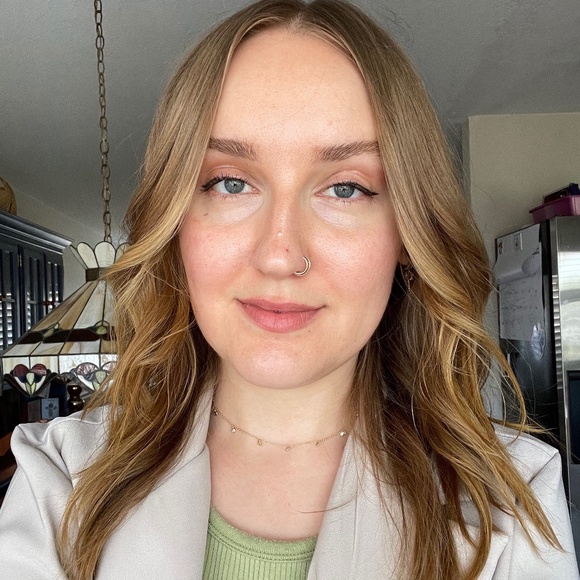 Meet your Posher, Kaitlin - Picture 1 of 1